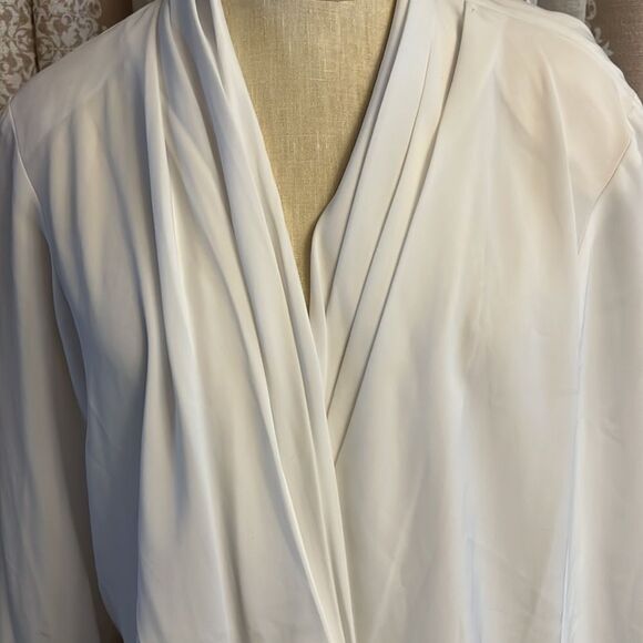 NWT Vintage Sassoon White Blouse Sz 14. Has light shoulder pads. - Picture 2 of 7